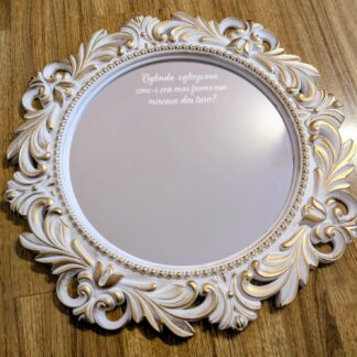 Oglinda personalizata pentru mireasa cu rama eleganta alb auriu si mesaj personalizat